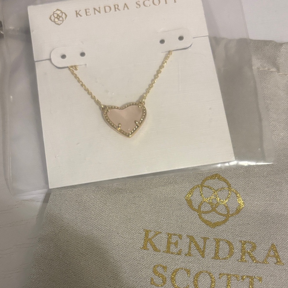 Kendra Scott Blush Heart Necklace in Gold